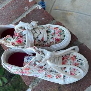 Kids shoes